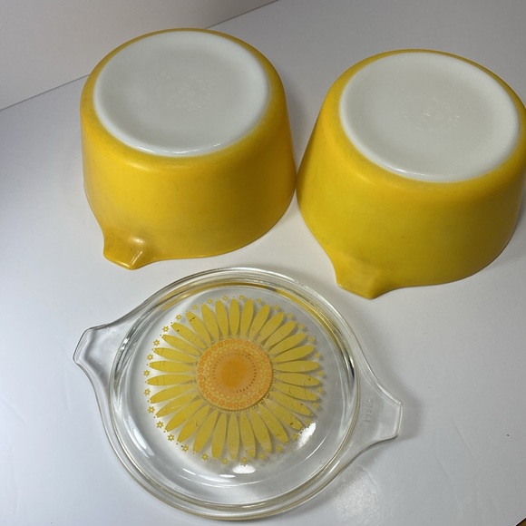 Pyrex Casserole Dishes - Picture 12 of 14